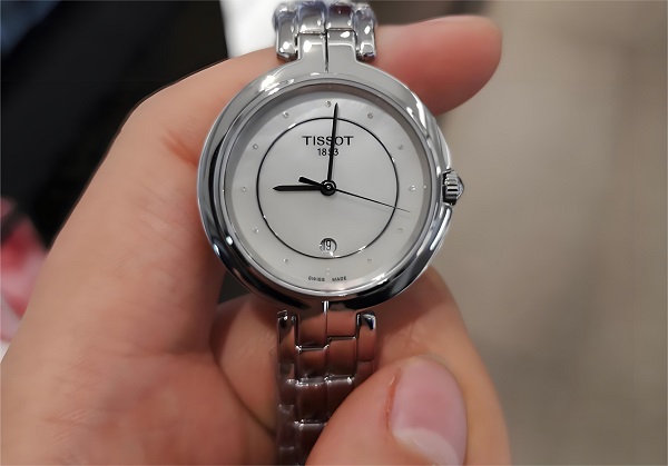 銹跡“狂歡”?天梭表帶縫隙除銹大作戰 銹跡“狂歡”?天梭表帶縫隙除銹大作戰